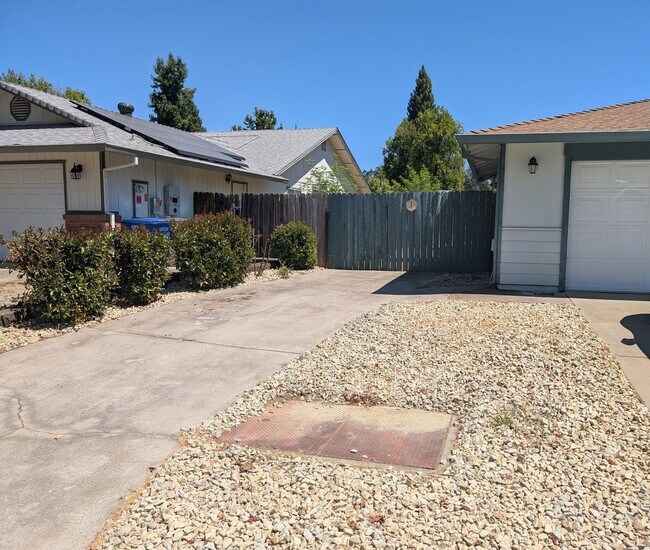 Building Photo - 3 Bedroom House in the Pernie Trail Park N...