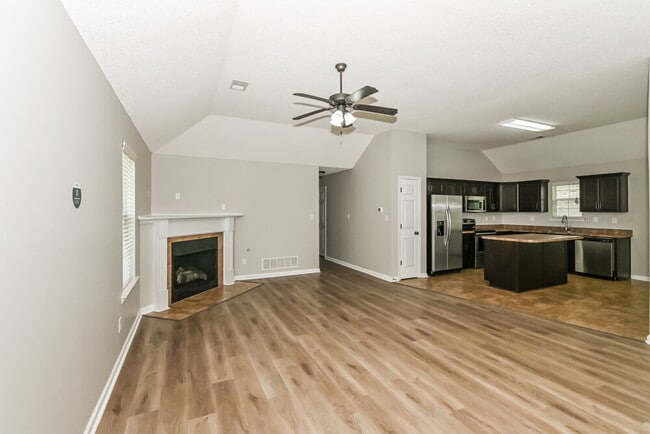 Building Photo - 9876 Southern Oak Way