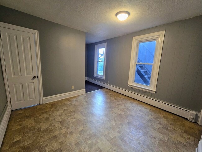 Building Photo - 417 N. 9th Street