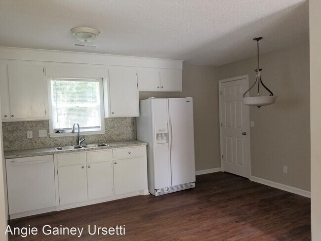 Building Photo - 3 br, 1 bath House - 148 Giles Drive