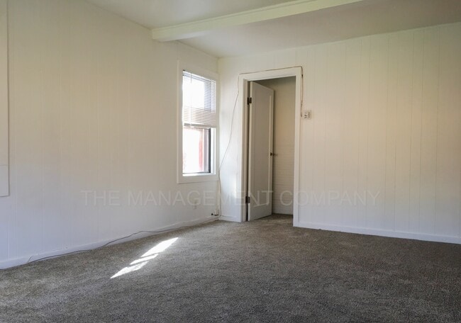 Building Photo - 651 2nd Ave N
