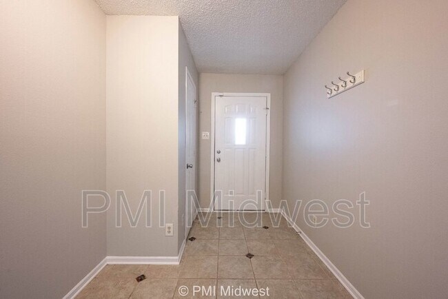 Building Photo - 1234 Castleford Ln