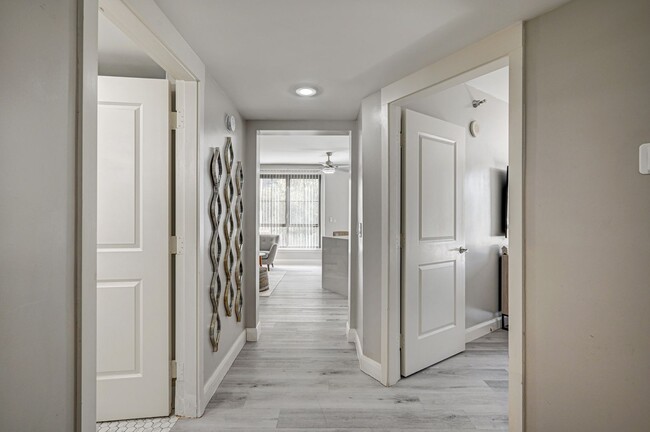 Building Photo - 1 Bedroom Furnished Condo in Lake Las Vegas
