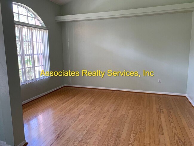 Foto del edificio - 10335 NW 13th Ln