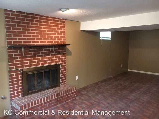 Building Photo - 3 br, 2 bath House - 907 NW Berkshire Drive