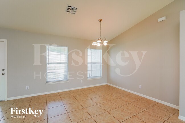 Foto del edificio - 2409 NW 9th Ave