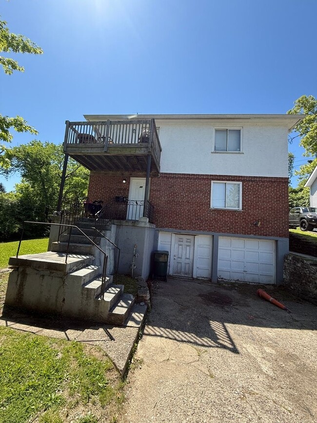 Building Photo - 39 Glen Este Pl