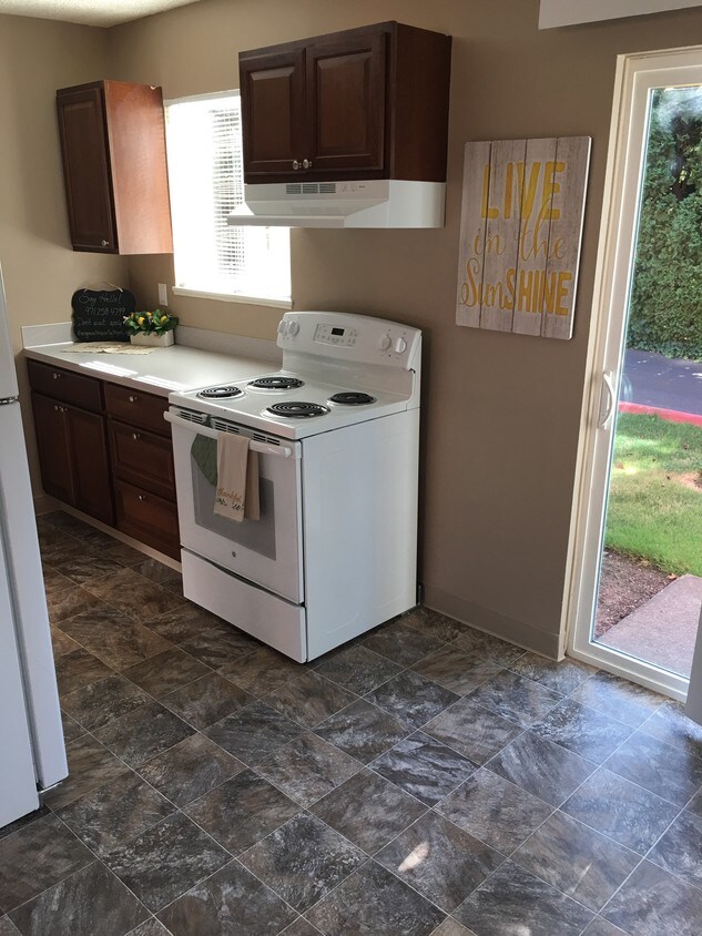 230 Lincoln St, Fairview, OR 97024 Townhome Rentals in Fairview OR