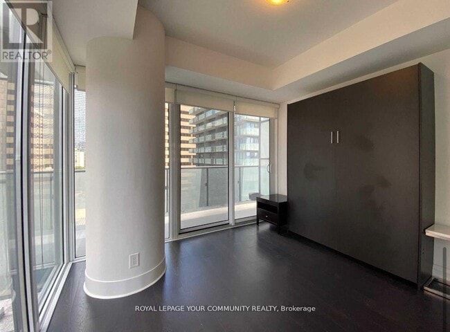 Building Photo - 2803-65-665 St Mary St