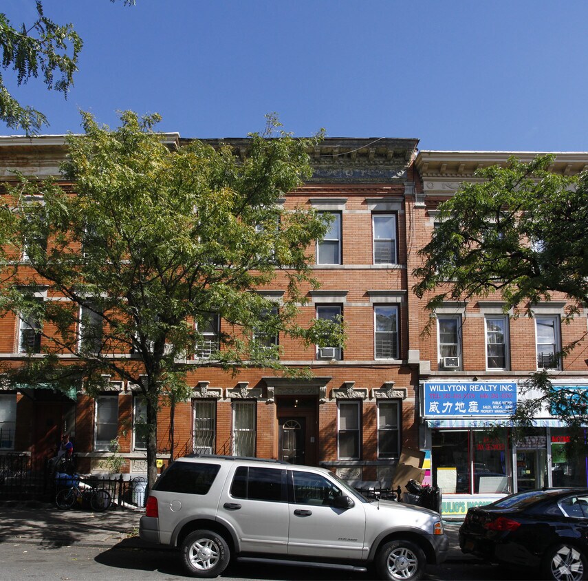 Building Photo - 167 Irving Ave