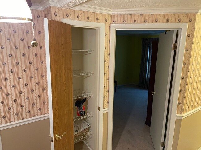 Foto del edificio - *Coming Soon* Charming 2 Bedroom, Close to...