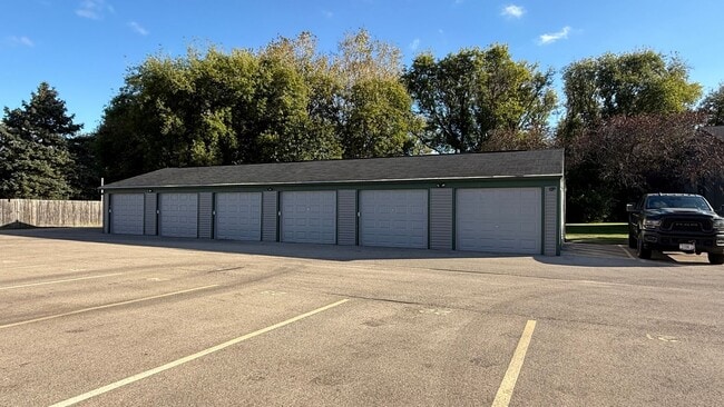 Foto del edificio - Upper 2-Bedroom | Brand New Updates & Heat Included!