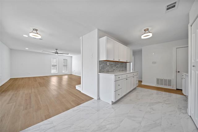 Building Photo - 1703 Hartford Dr