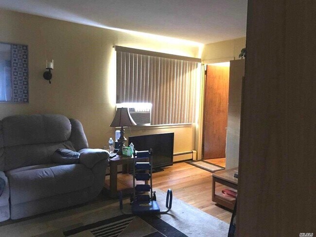Foto del edificio - 384 Clement Ave