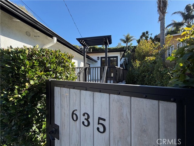 Building Photo - 635 St Ann's Dr