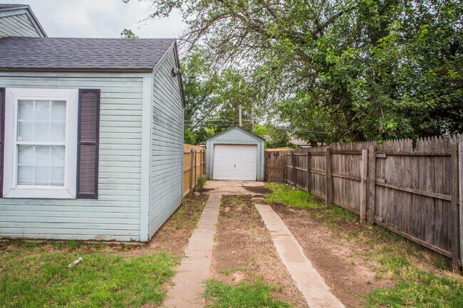 Foto del edificio - Move-In Ready! Stunning Home with Modern U...