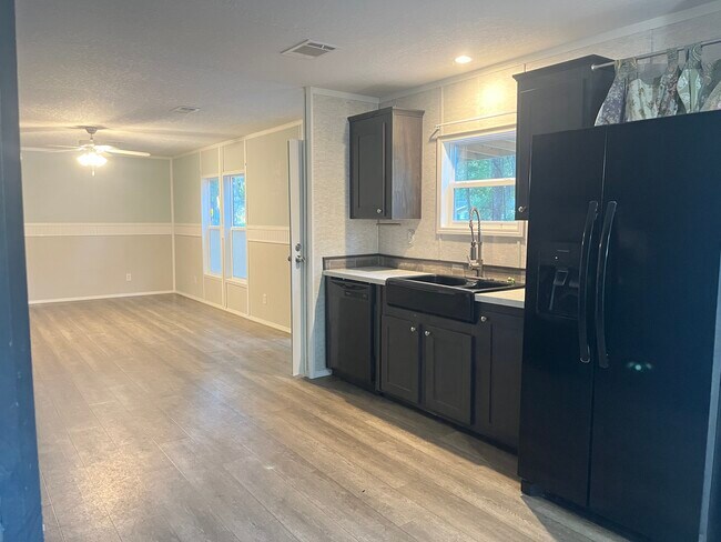 Foto del edificio - 2243 Limerick Rd