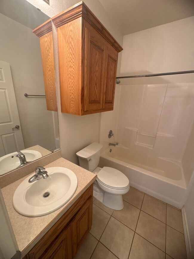 Foto del edificio - 3 Bed 2 Bath Home Available 10/13