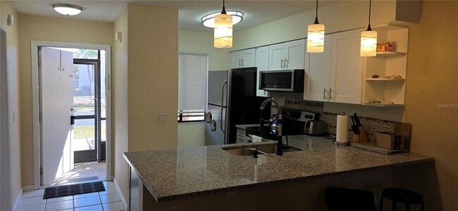 Foto del edificio - 22523 Westchester Blvd