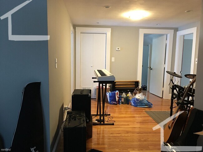 Foto del edificio - 4 br, 3 bath House - 152 Winchester St Apt...