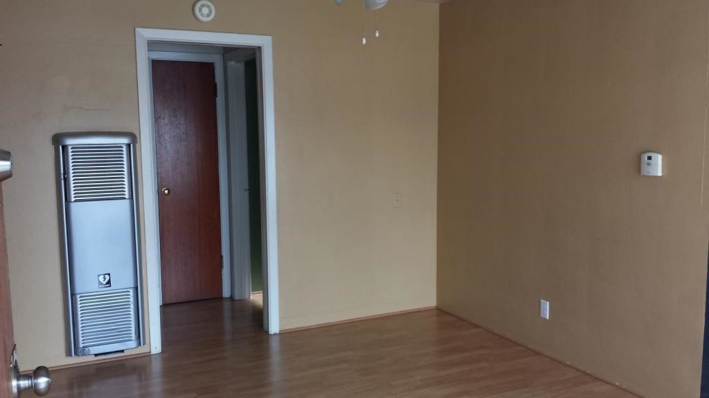 Primary Photo - 115 Martin St