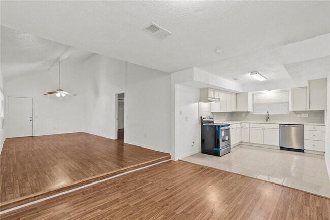 Building Photo - 3421 1st Ave S
