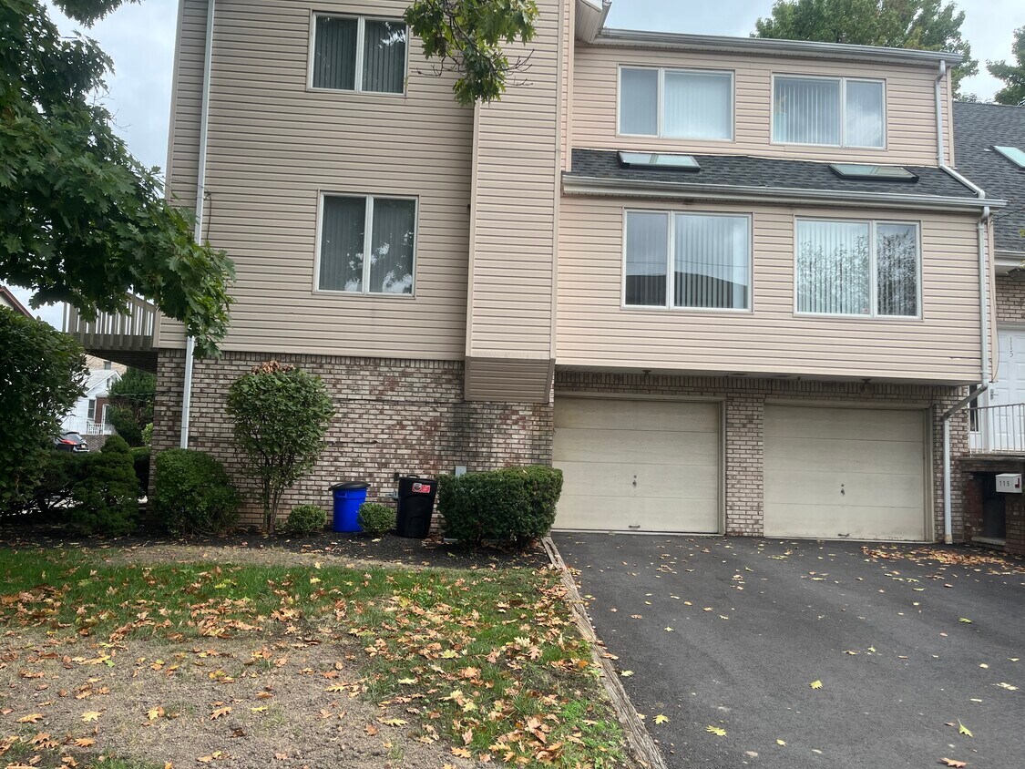 Primary Photo - 2450 8th St