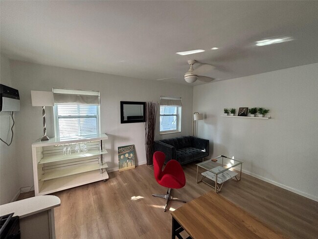 Foto del edificio - 1315 SE 2nd St