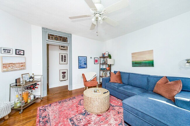 Foto del edificio - 3203 Parkwood Ave