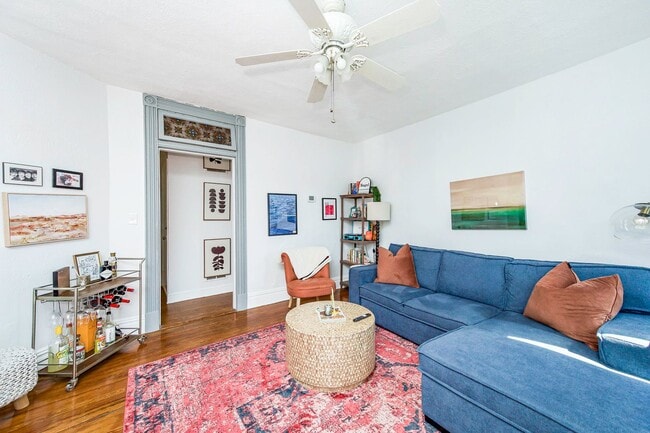 Building Photo - 3203 Parkwood Ave