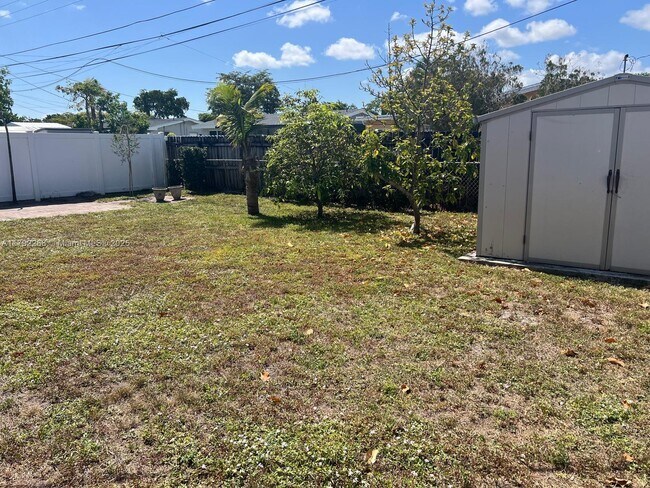 Foto del edificio - 7740 NW 11th St