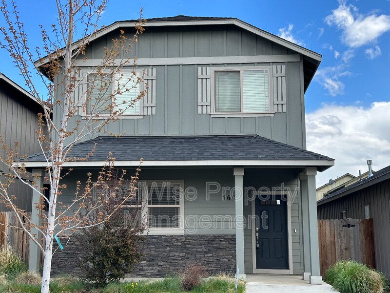 160 NW 30th St, Redmond, OR 97756 House Rental in Redmond, OR