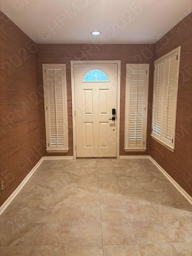 Building Photo - 5837 Northgap Dr