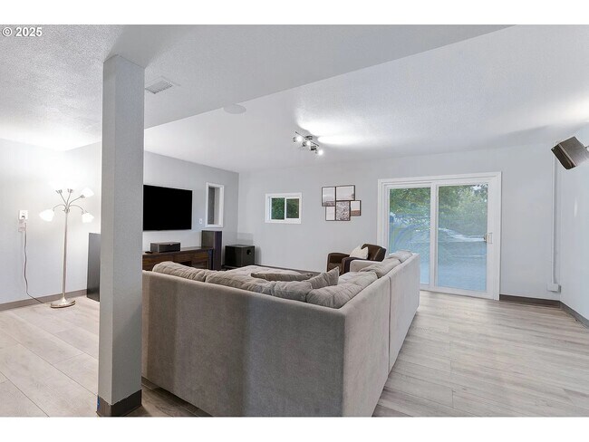 Foto del edificio - 1129 NW Connell Ave