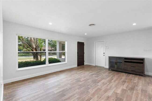 Foto del edificio - 731 Alda Way NE