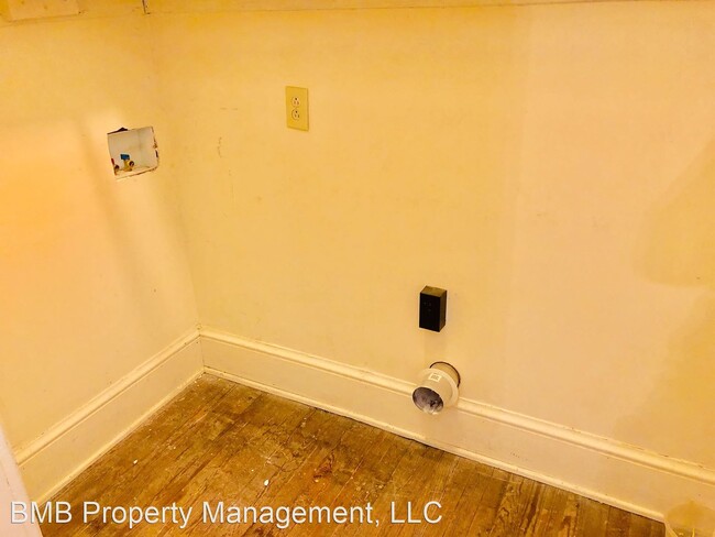 Building Photo - 2 br, 1 bath House - 332 Cloverdale Rd Unit A
