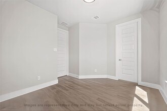 Building Photo - 10719 Mason Rd