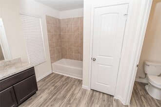 Building Photo - 26 Lazy Swing Ct