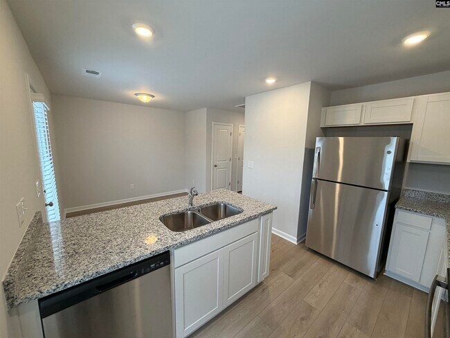 Foto del edificio - 216 Brando Wy