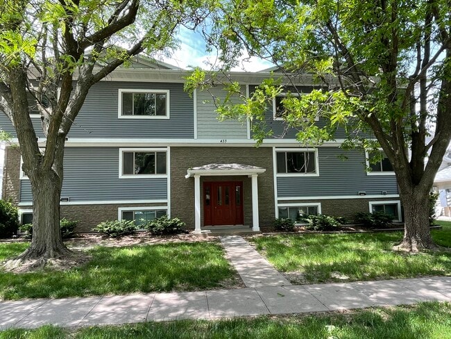 Building Photo - 433 S Van Buren St