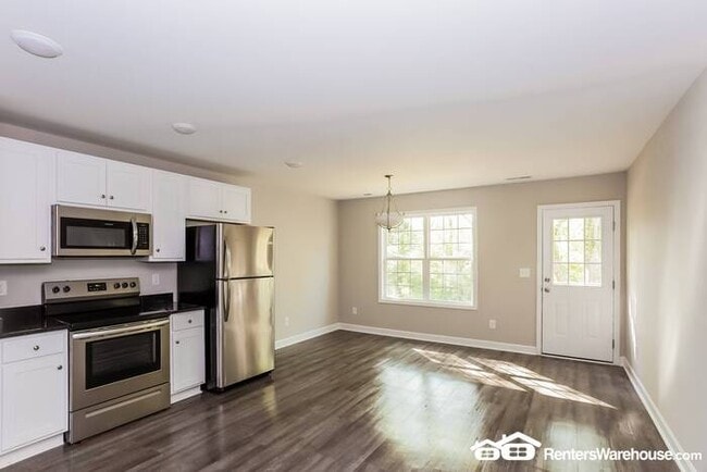 Building Photo - Newly built 4 bedroom 2 bath