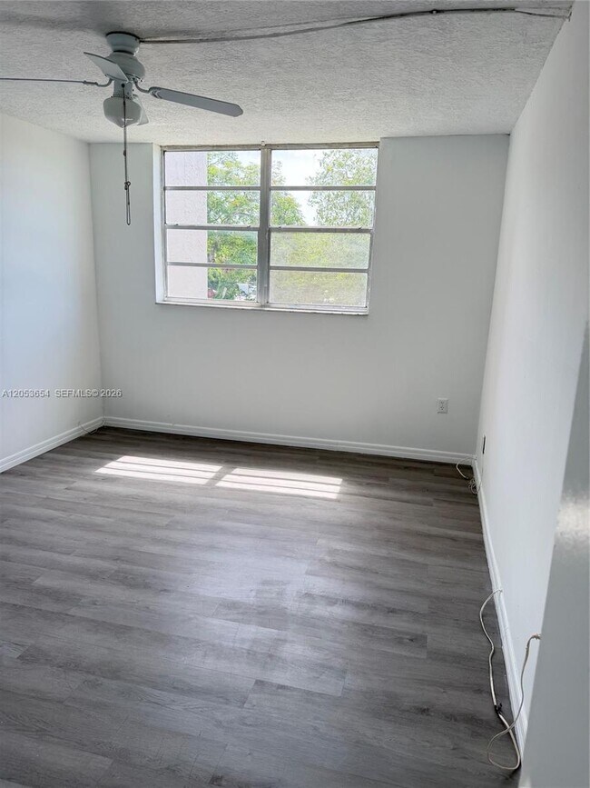 Foto del edificio - 14185 SW 87th St