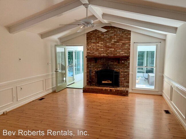 Building Photo - 3 br, 2 bath House - 1124 Old English Court
