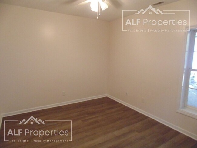 Building Photo - For Rent – Newly Renovated 2BR/1BA