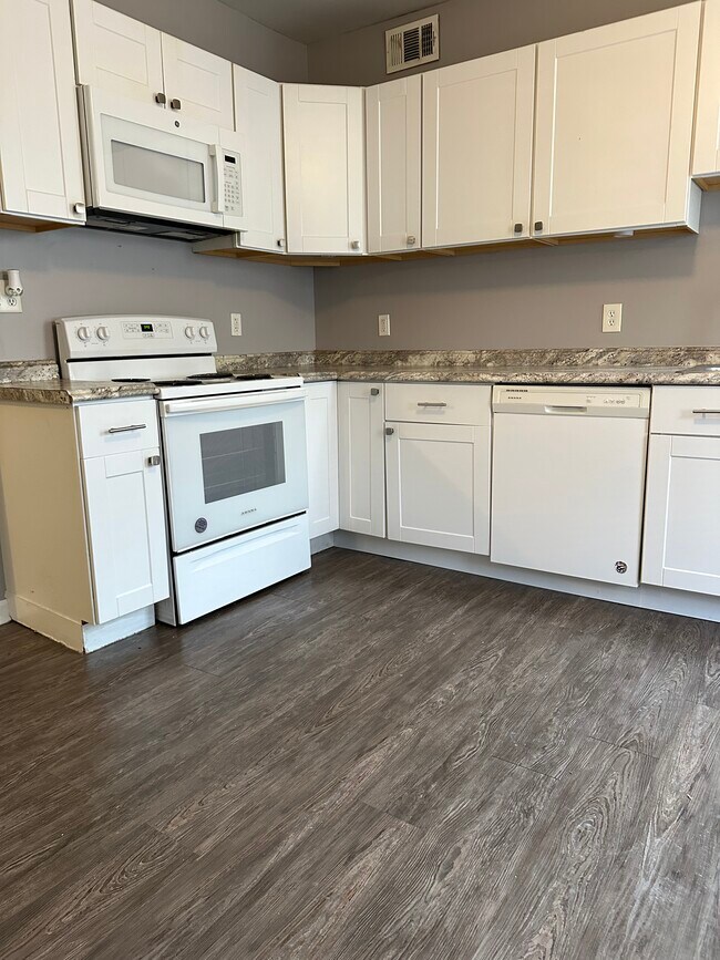 Foto del edificio - 48 Maytide St