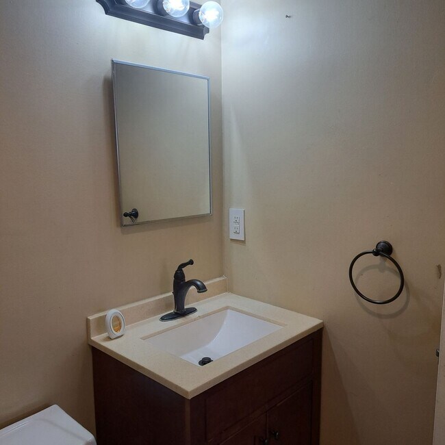 Building Photo - 510 14th St