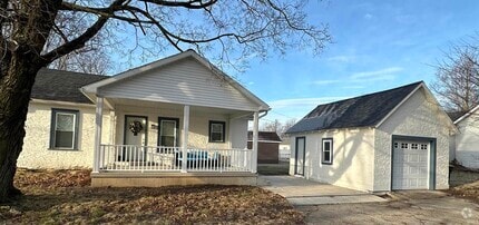 Building Photo - 209 E Summit St