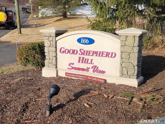 Foto del edificio - 166 Old Brookfield Rd