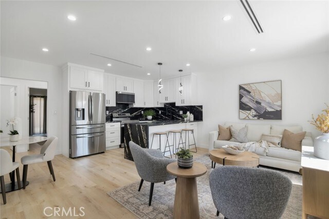 Foto del edificio - 2117 W Clark Ave