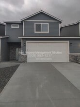 Building Photo - 386 Bedrock Loop